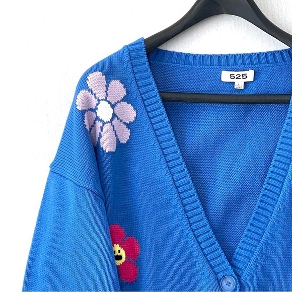 525 America Women’s Flower Knitted Cardigan - Picture 3 of 10
